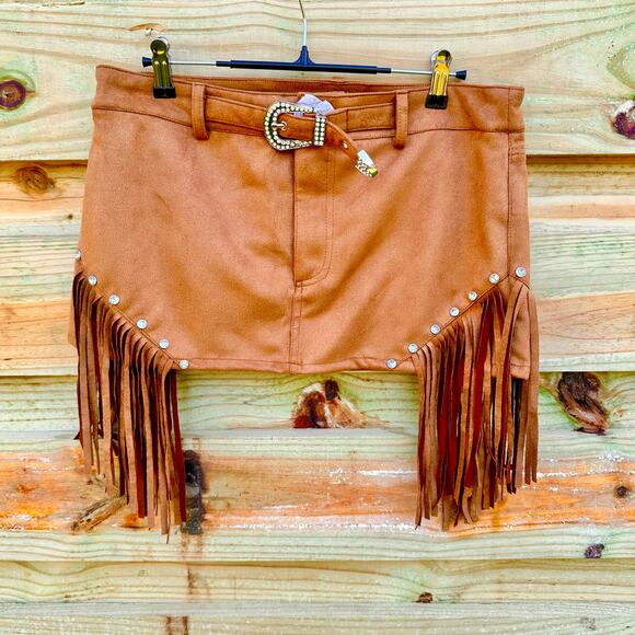 NWT Forever 21 Light Brown Faux Suede Fringe Mini Skirt, Studded Buckle, Size L - Picture 1 of 14